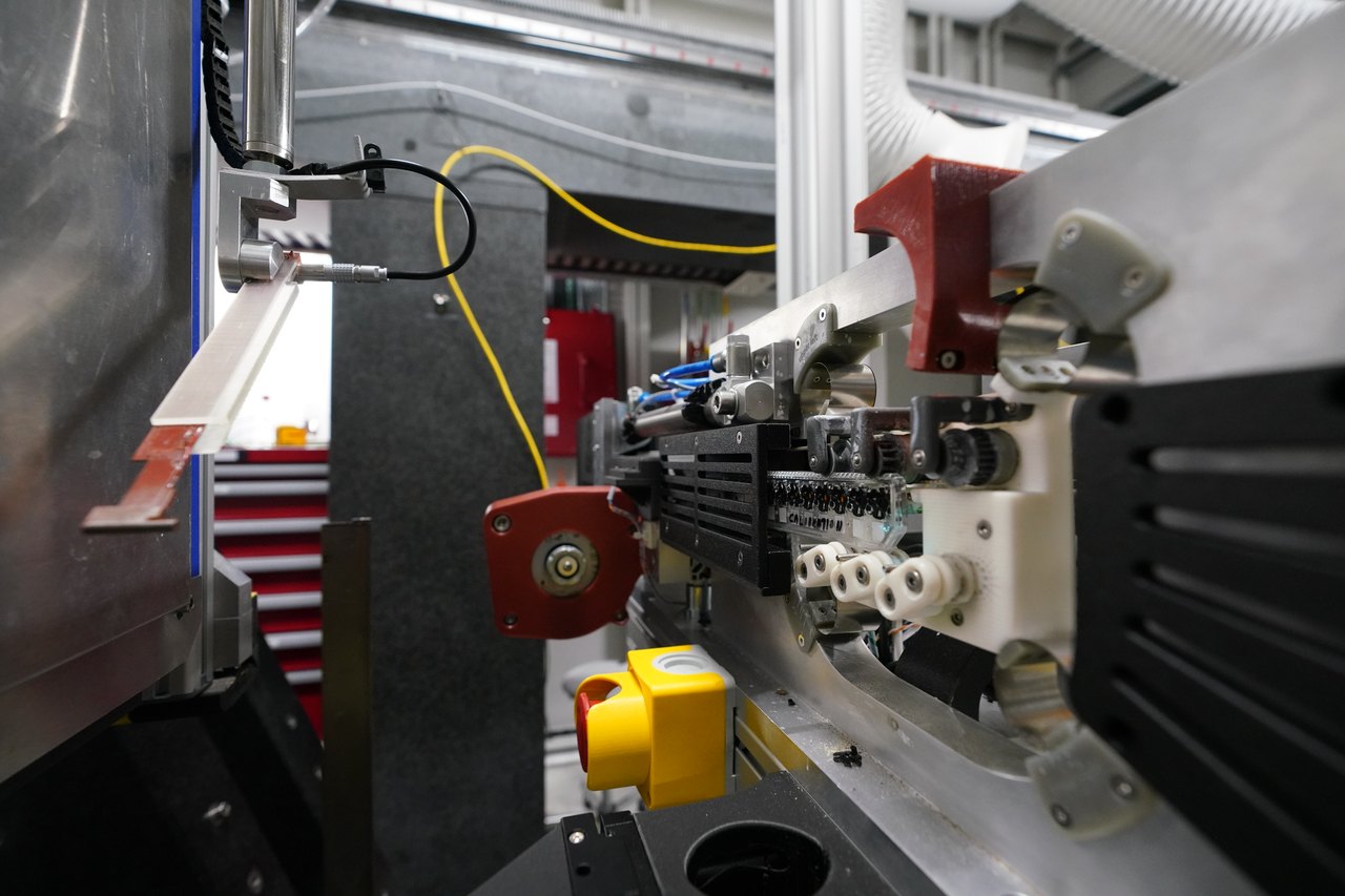 Materials analysis and expert support services